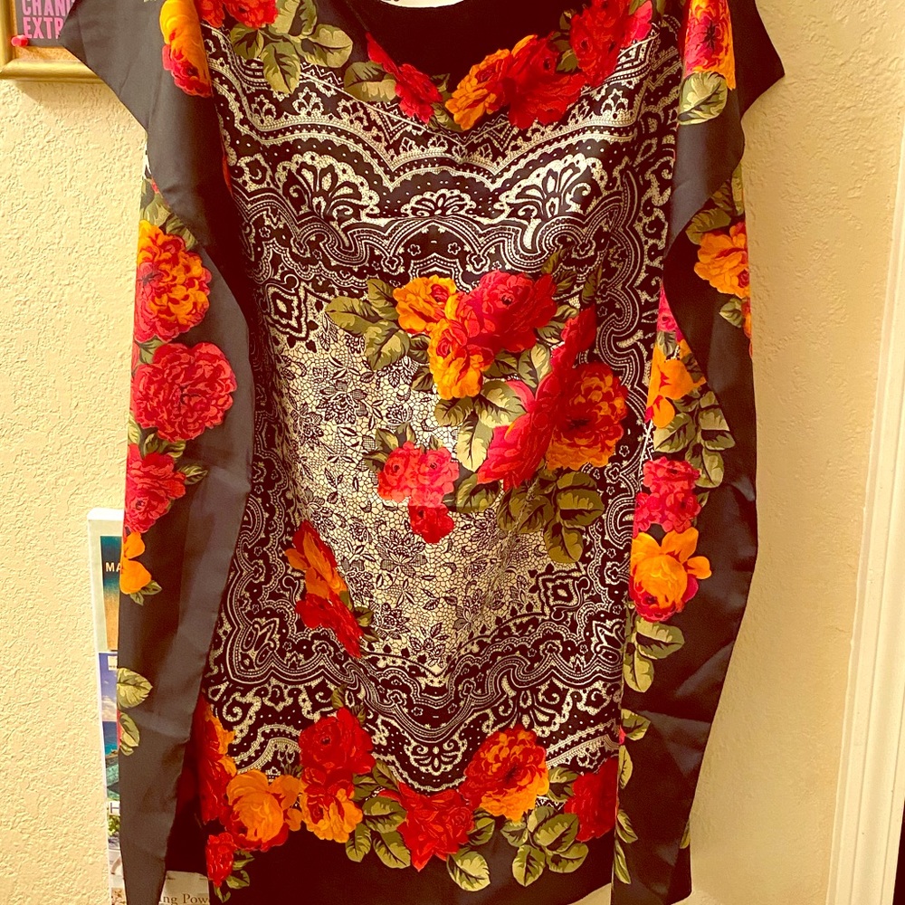 The Specialty House Vintage Floral Print Scarf